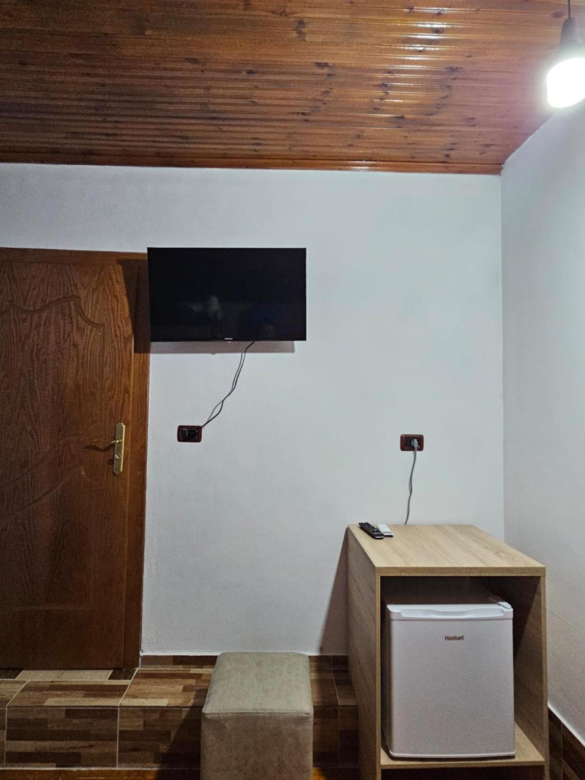 Castle - Inside,Voga Guesthause Hotel Kruja Kültér fotó
