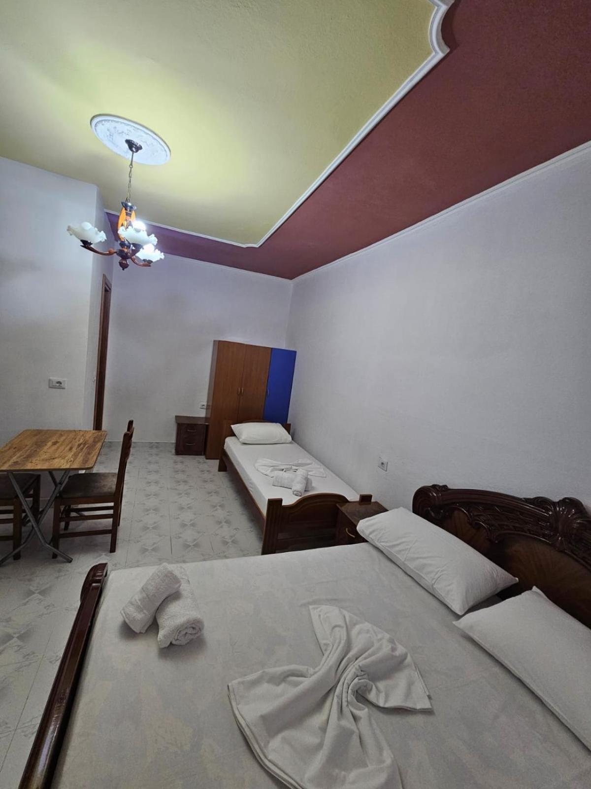 Castle - Inside,Voga Guesthause Hotel Kruja Kültér fotó