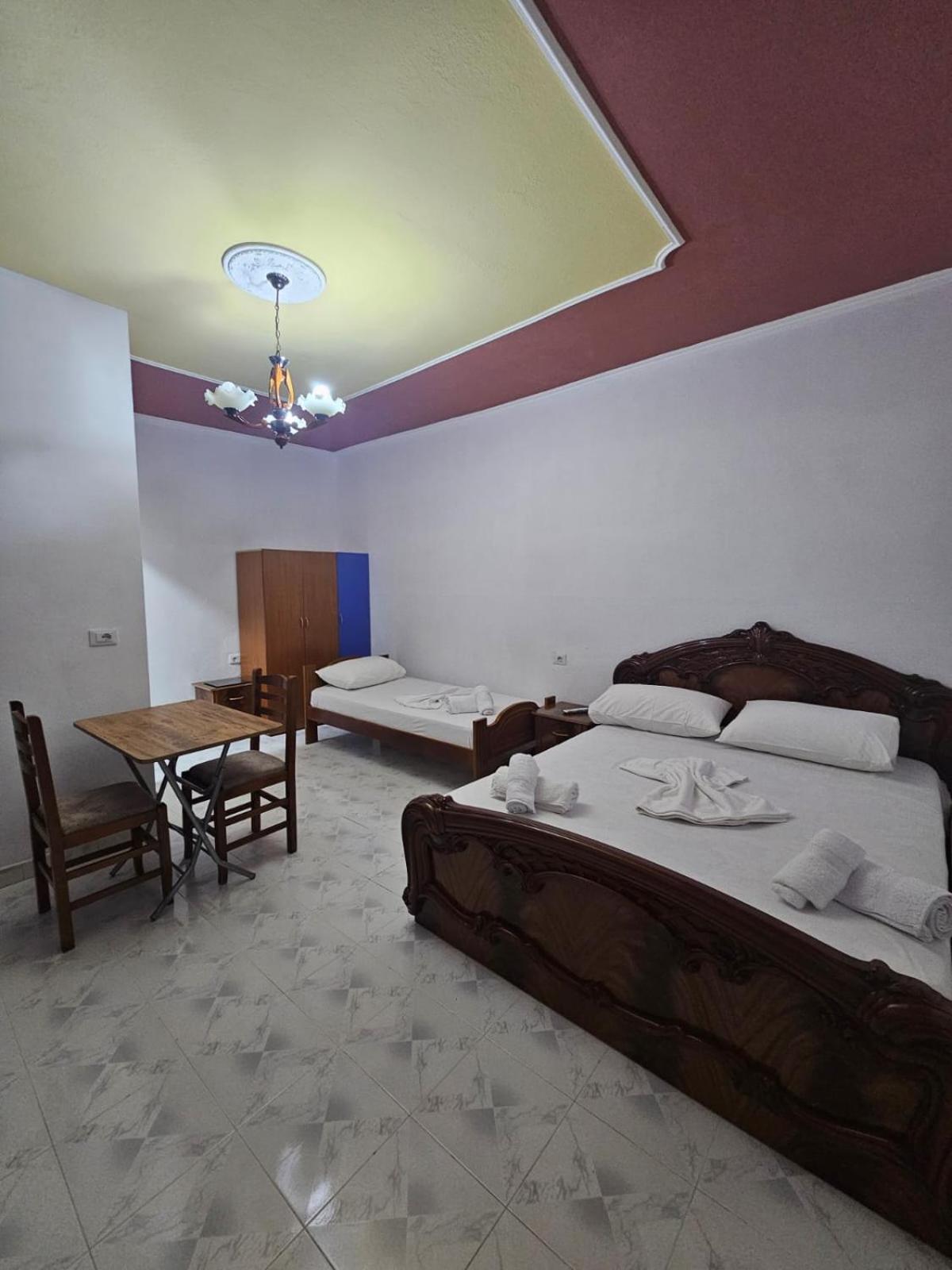 Castle - Inside,Voga Guesthause Hotel Kruja Kültér fotó